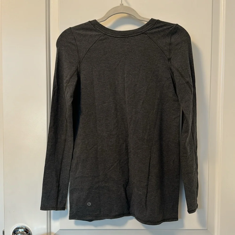 Lululemon Find Your Zen Long‎ Sleeve Active Top